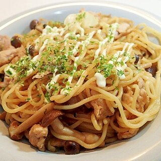 豚もも肉としめじとキャベツのソース焼きそば